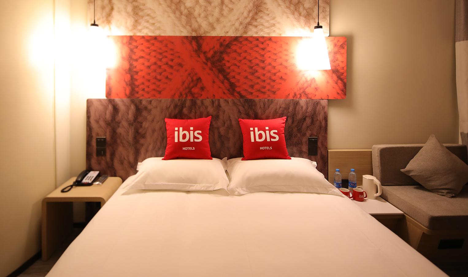 Ibis Shanghai Changshou Road Hotel Exterior foto